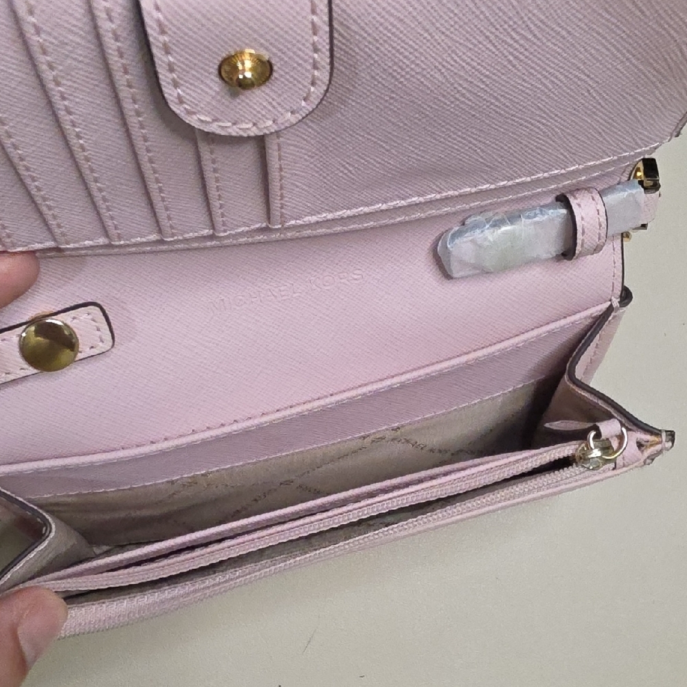 Michael Kors Light Pink Crossbody Wallet with Gold Hardware - Picture 4 of 5